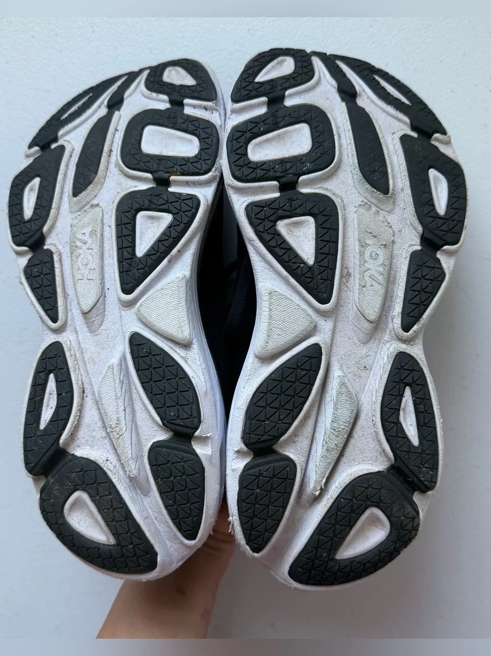 Hoka One One Bondi 8 Womens 10.5D Wide Black White Shoes 1127954 BWHT
